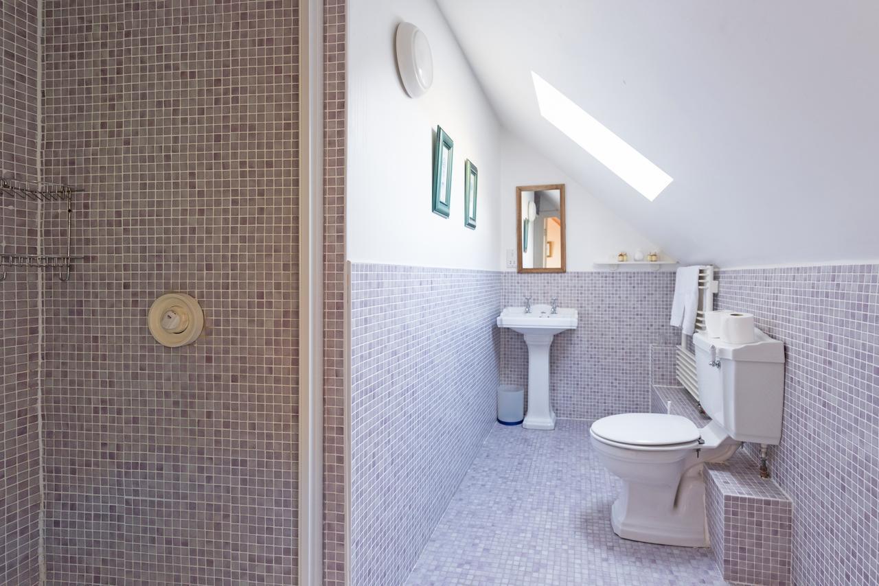 מלון קליפדן Dolphin Beach House מראה חיצוני תמונה