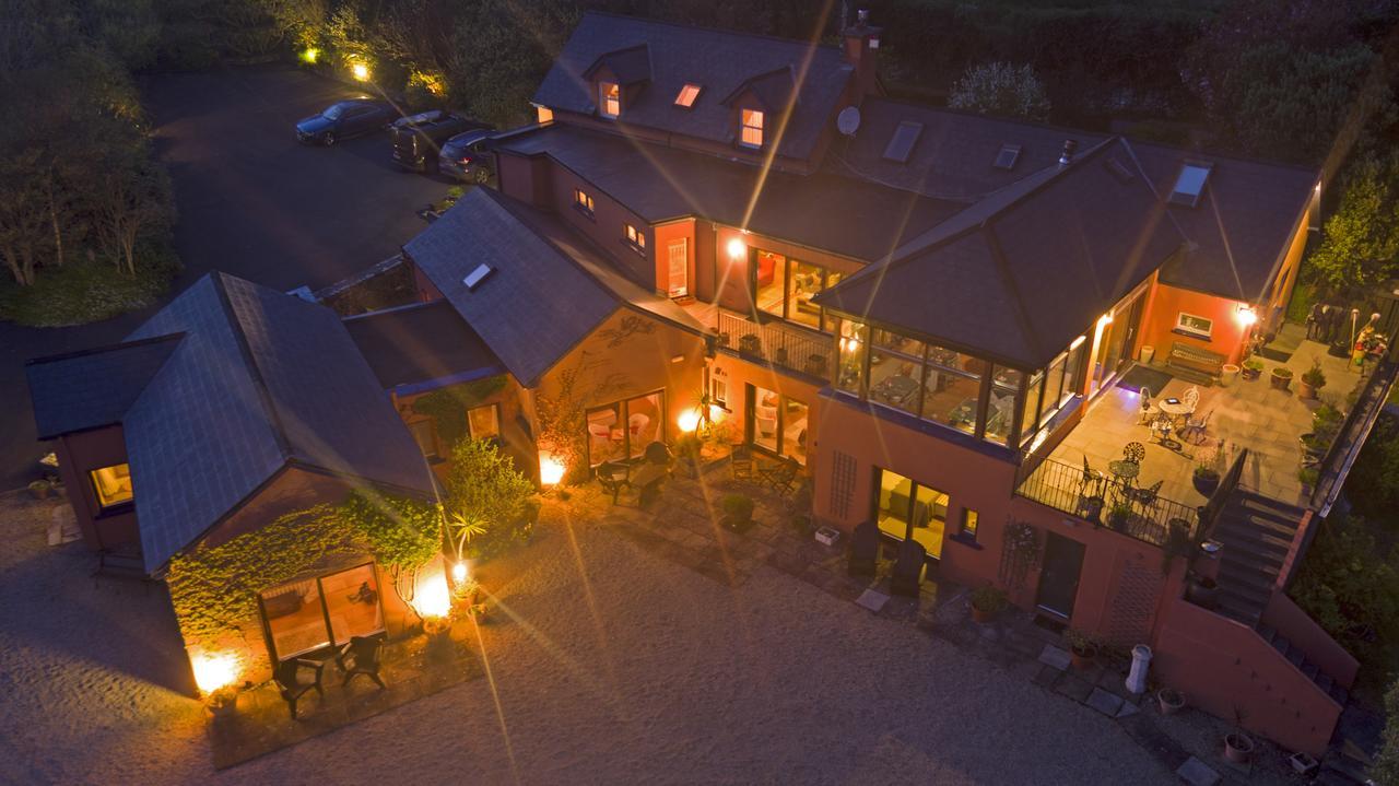 מלון קליפדן Dolphin Beach House מראה חיצוני תמונה