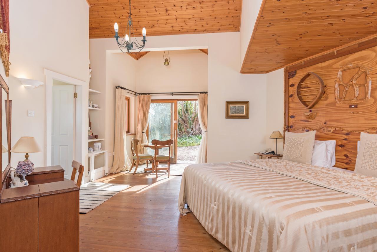 מלון קליפדן Dolphin Beach House מראה חיצוני תמונה