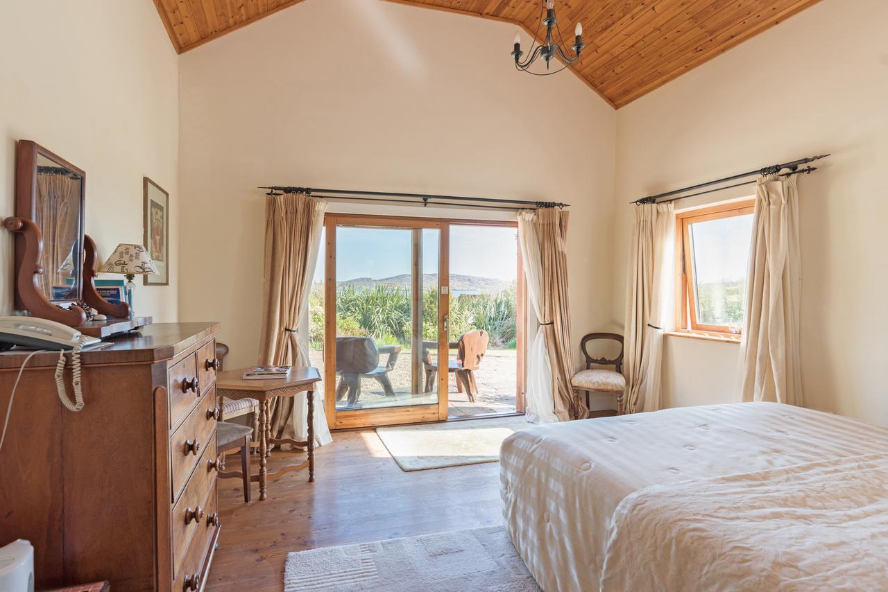 מלון קליפדן Dolphin Beach House מראה חיצוני תמונה