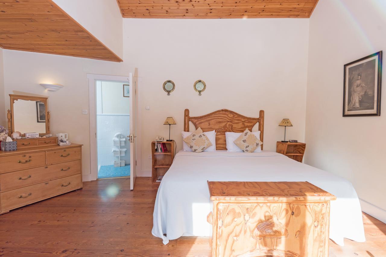 מלון קליפדן Dolphin Beach House מראה חיצוני תמונה